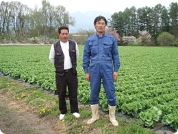 メンバーの土屋賢司さん(左)、土屋和雄さん(右)です